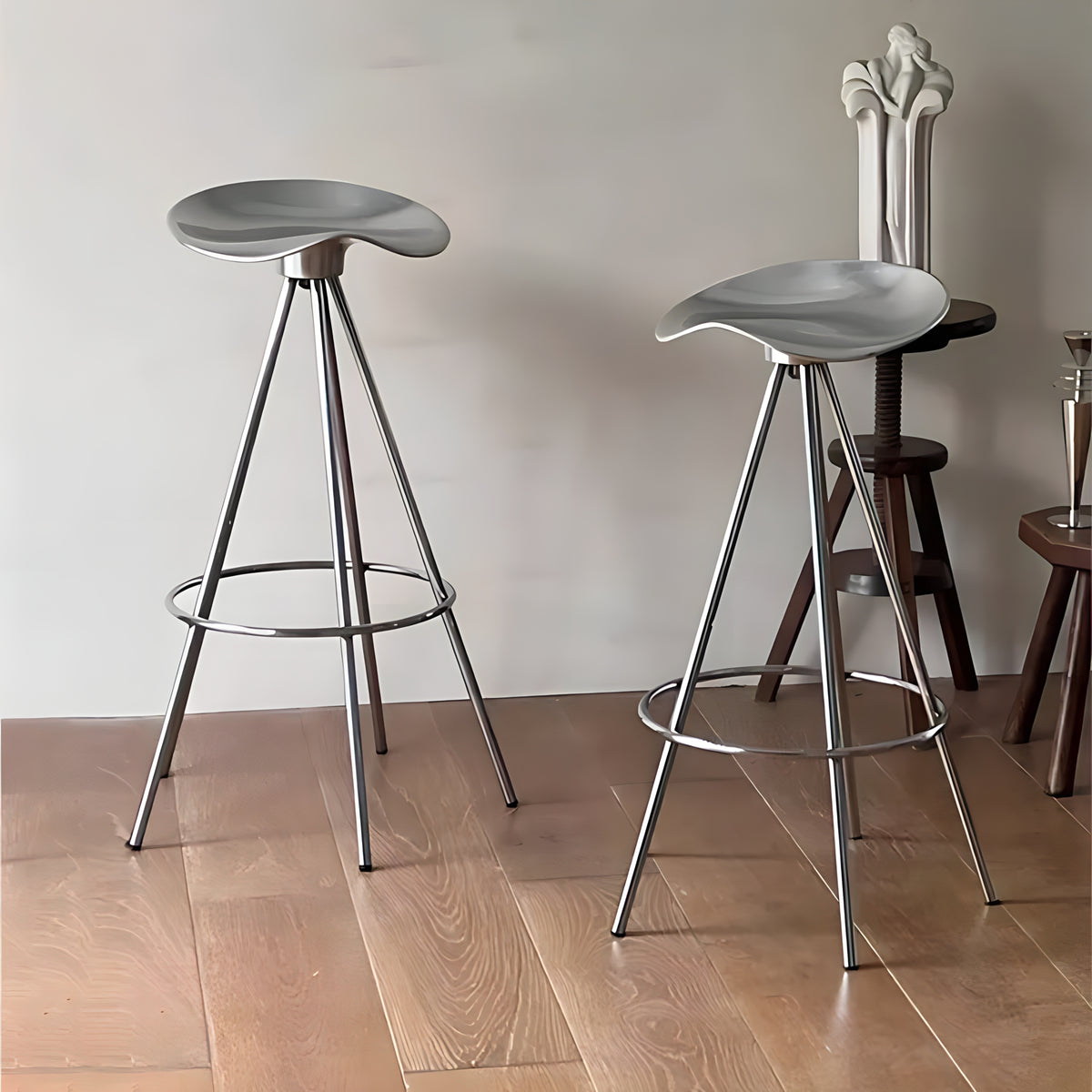 Retro Swivel Metal Bar Stool