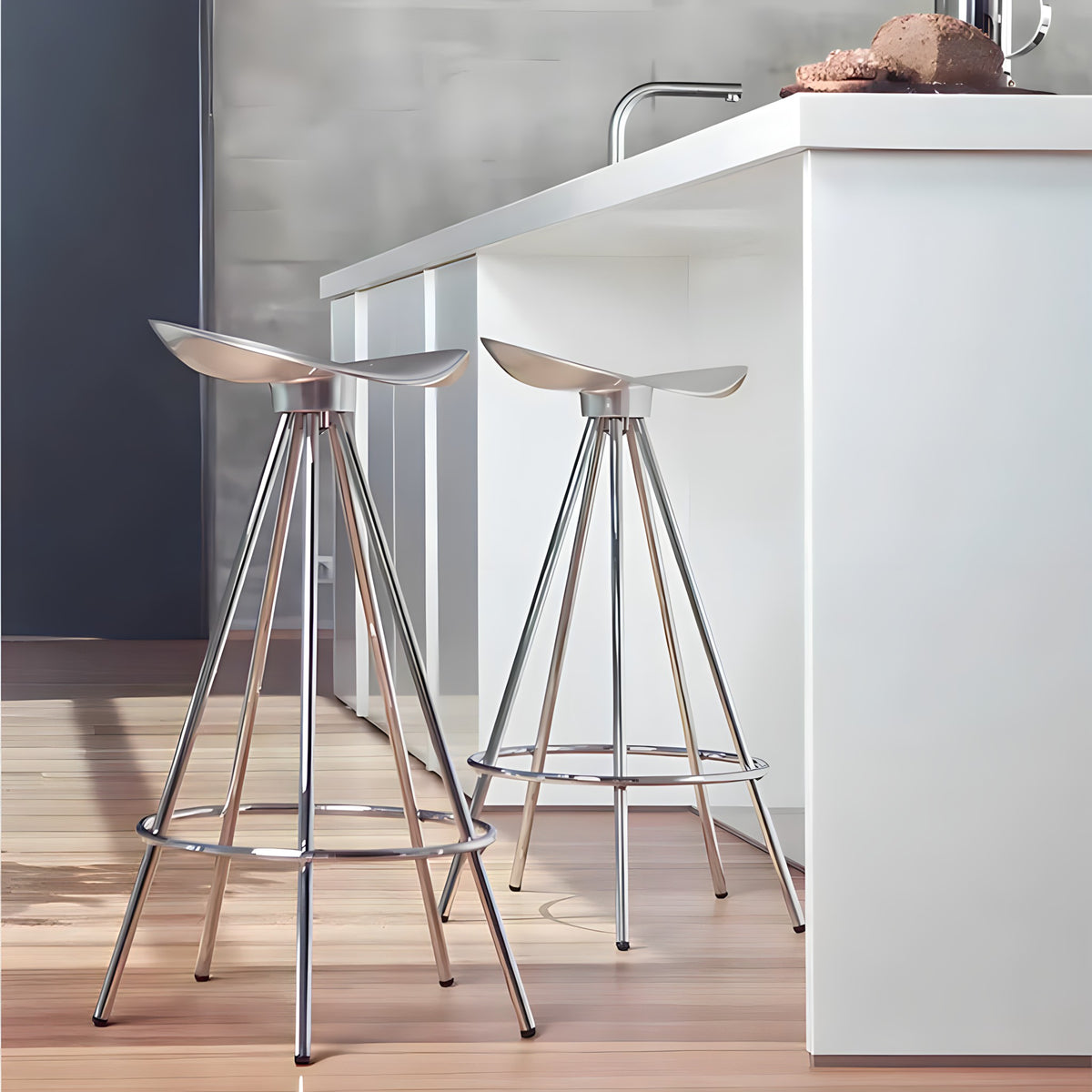 Retro Swivel Metal Bar Stool